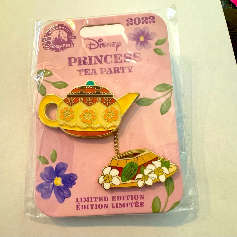 NWT. Disney Parks Pin Moana Princess Tea Party Teapot & Teacup LE Pin - Picture 2 of 14